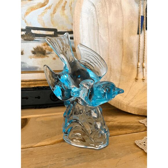 Vintage L.E. Smith Light Blue Art Glass Bird in Flight – 8.75" Figurine - Picture 4 of 5